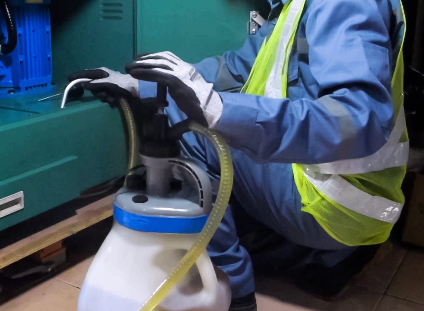 best hand pump to your lubricant